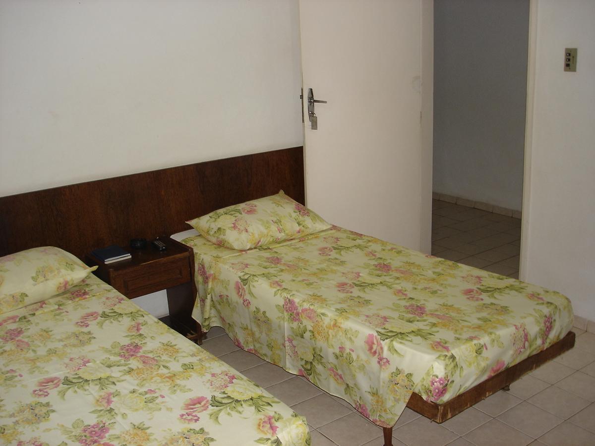 Delmus Hotel Conselheiro Pena Екстер'єр фото